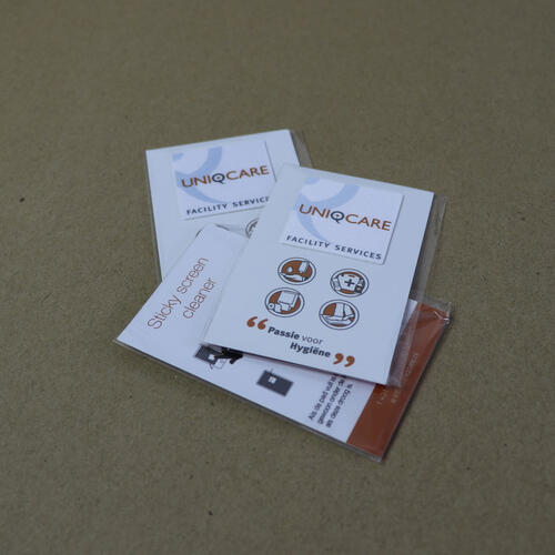 Sticky screen cleaner medium custom printed Nettoyeur d'écran adhésif microfibre personnalisé (taille moyenne) image